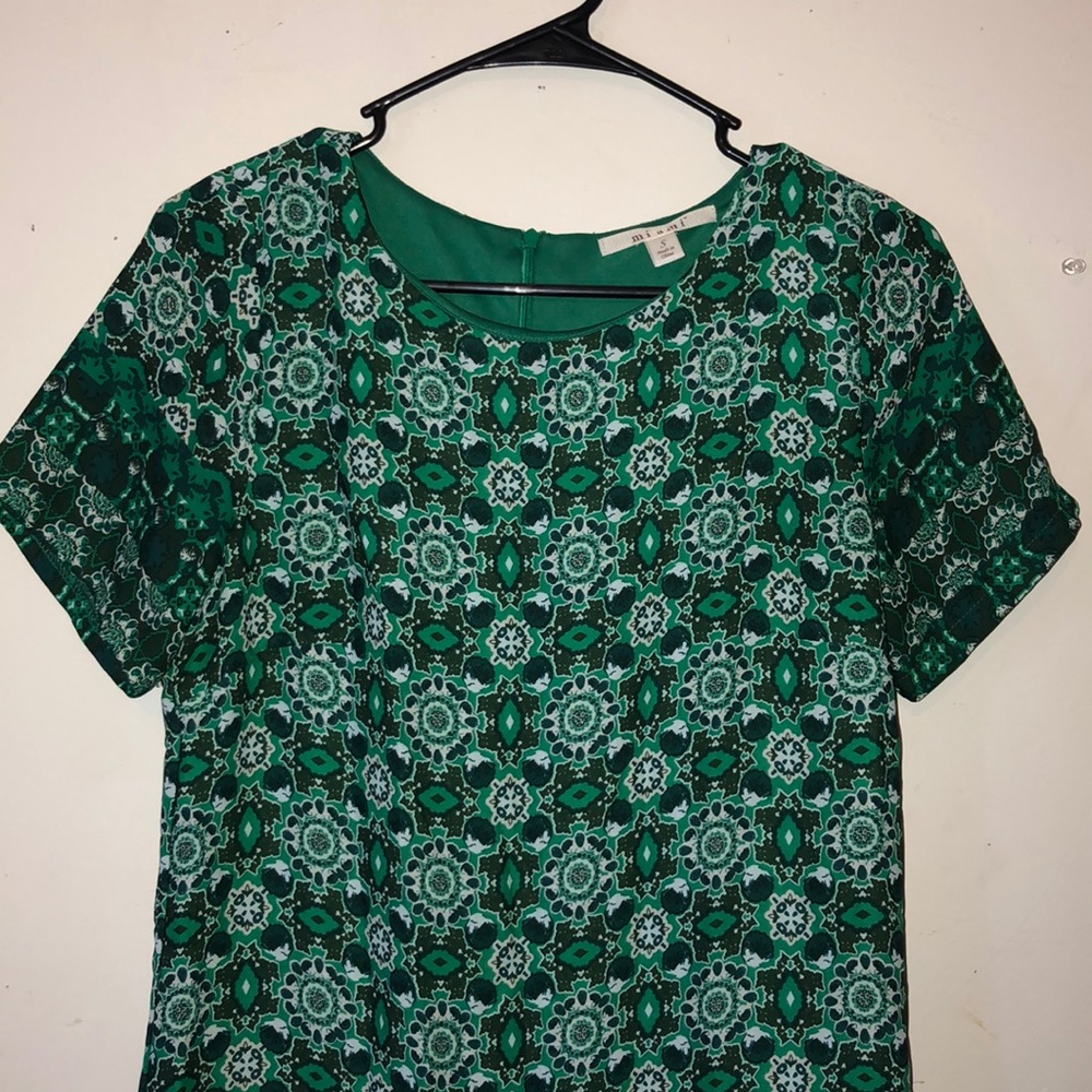 Green patterned, short dress